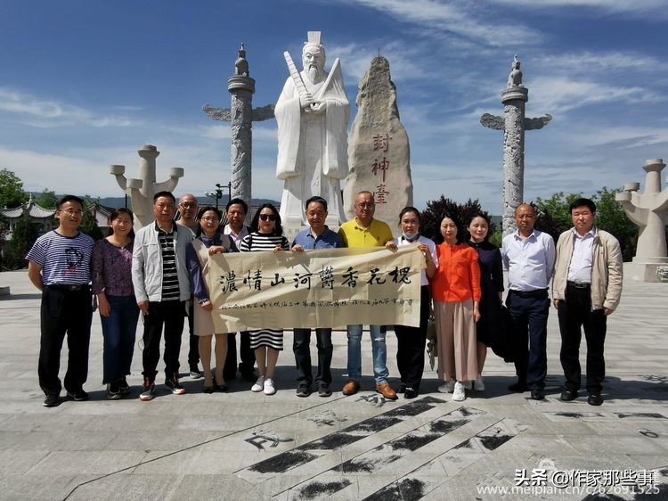 赴一场槐花的邀约——宝鸡作家赴扶风野河山采风