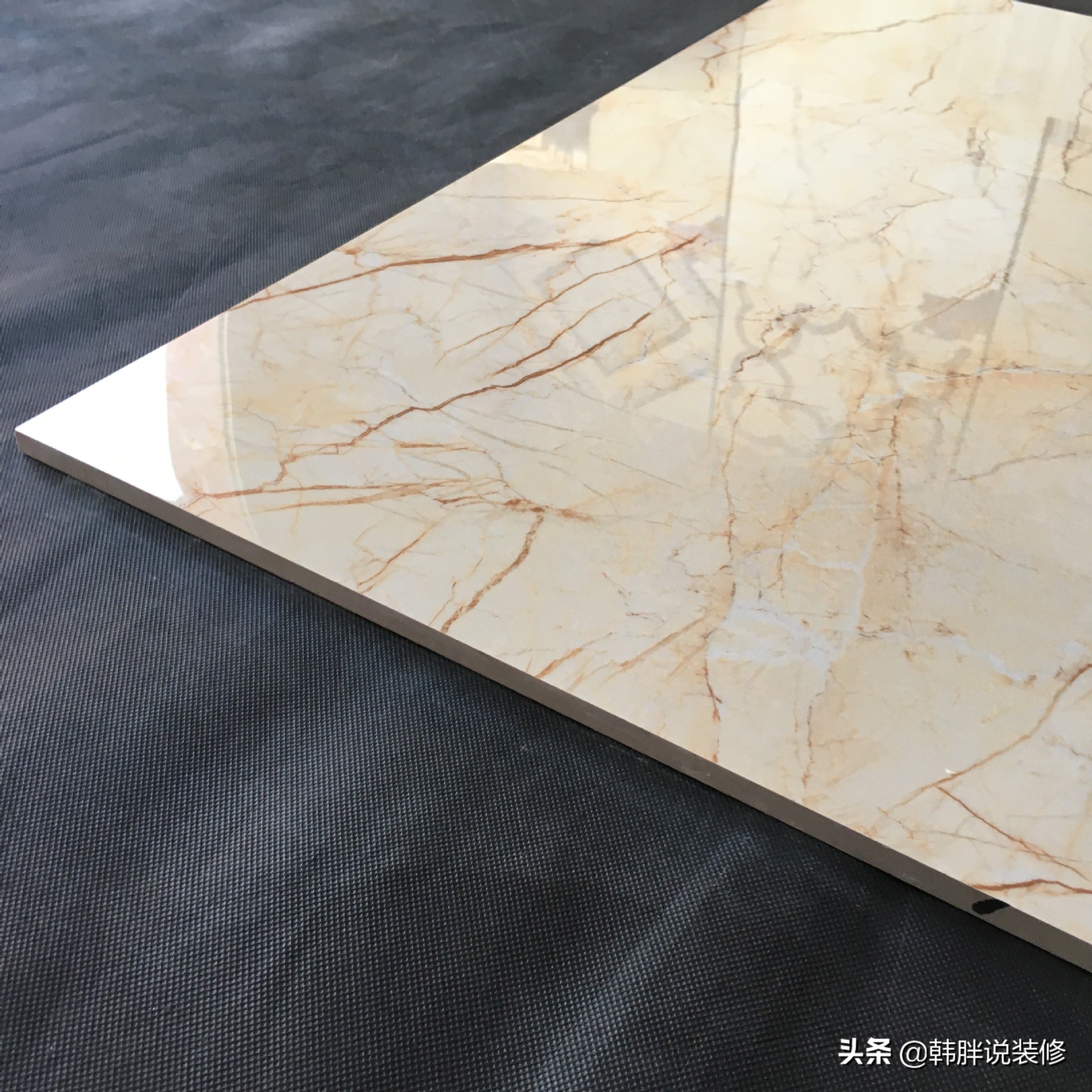 便宜瓷砖跟贵的瓷砖差别在哪里,30元的瓷砖和50元的瓷砖有啥区别