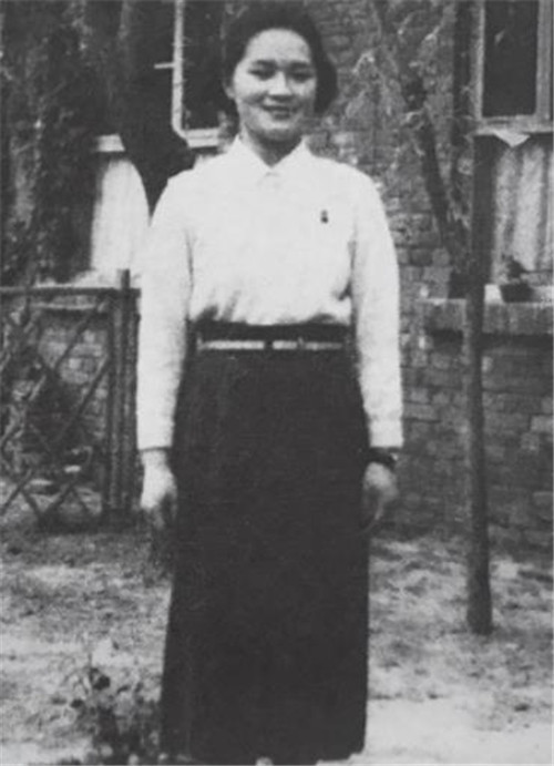 钱钟书与杨绛唯一的女儿钱瑗，婚后没有留下子女，却是一个好母亲