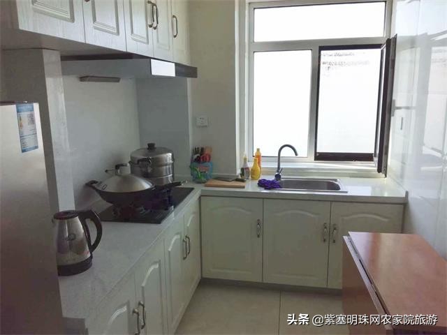 辽宁东戴河lijie海景公寓出门就是海,这里海滩大,水质清澈