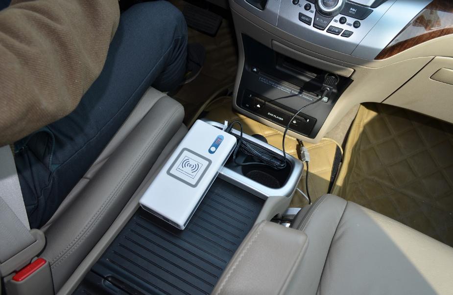 天气太热车内千万不要放这些物品,天气热了车辆注意不要放什么东西