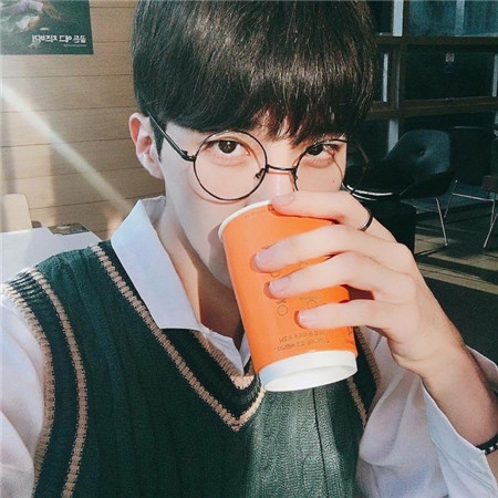 情侣备注特别的昵称给男友,高情商给男朋友的备注昵称