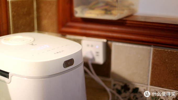 施耐德皓呈系列小夜灯现场效果,施耐德颜值开关插座