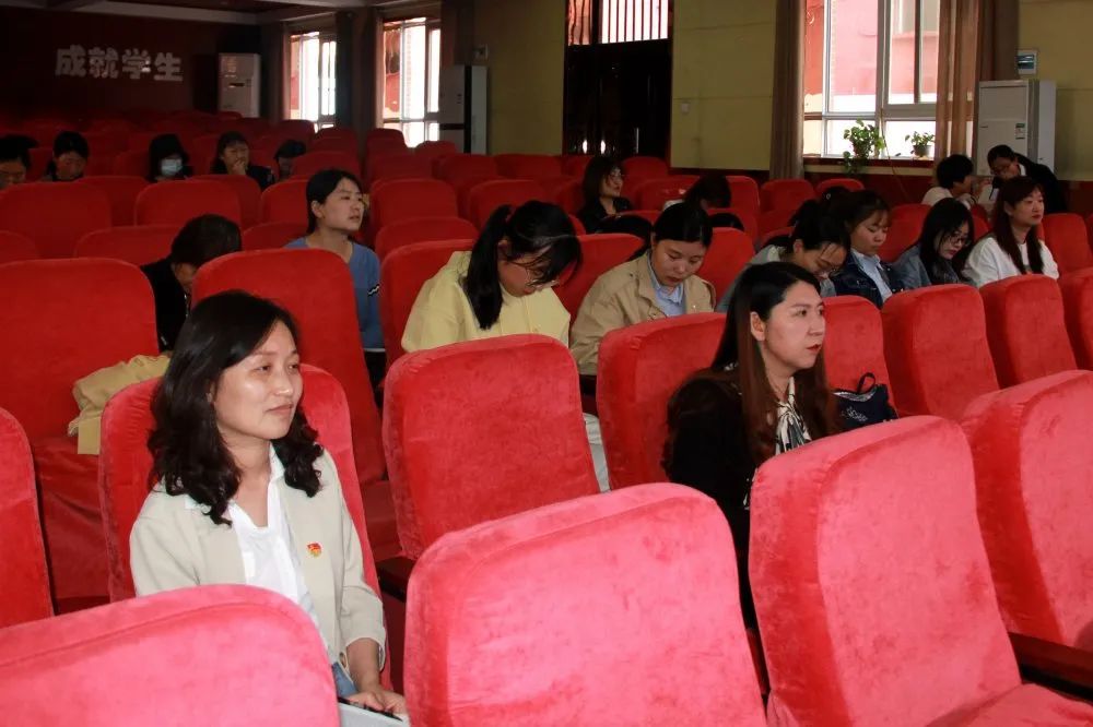 洛龙区二实小口语交际课程研讨——《转述》