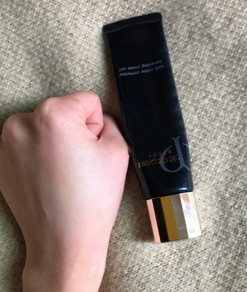 油皮可以用的一线品牌水乳,适合黄油皮的隔离