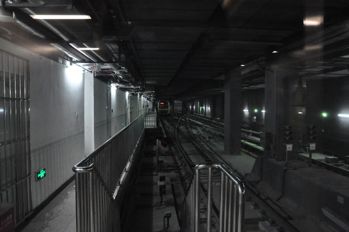 地铁到达终点站后会怎样,地铁开到终点站之后会倒回去开吗