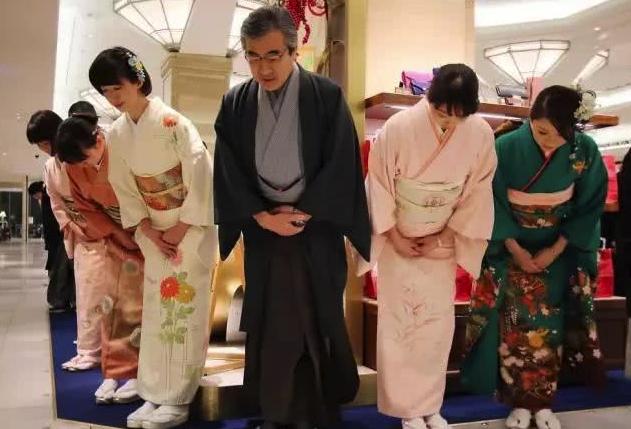 实体店电商衰败案例,为什么现在的实体店容易倒闭