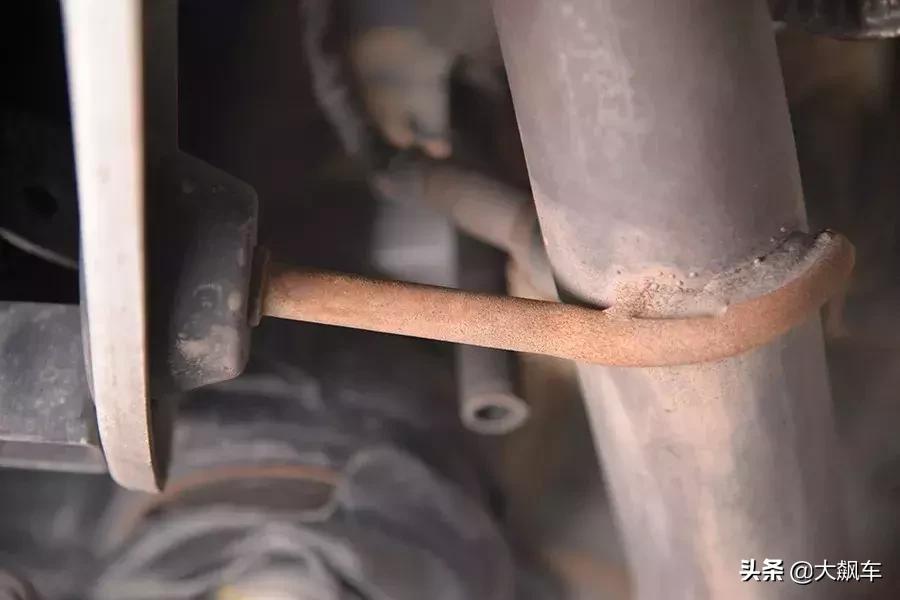 渗油、生锈、铁油箱，悬架换成铝合金