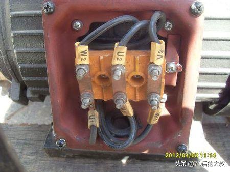 接触器的线圈为什么要接两根火线,接触器上为啥要接三条火线