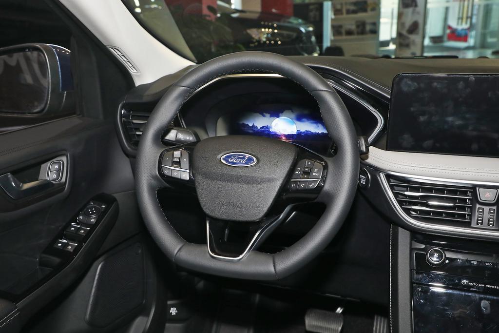 福特锐际跟kuga有什么区别,锐际海外版kuga