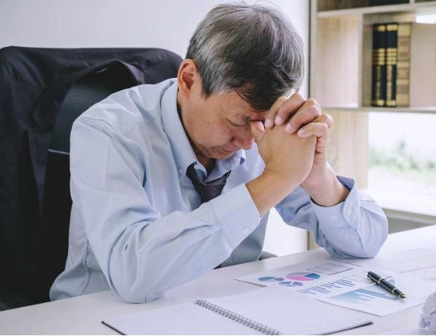 才20多岁好多白发怎么办,为什么才20多岁就有一些白发