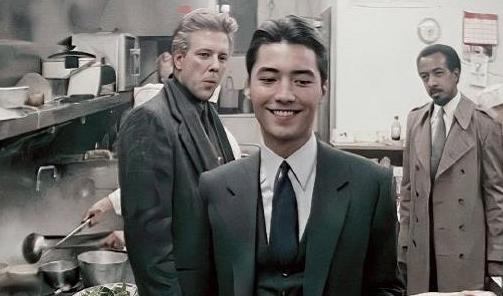 他是“最美东方男子”,曾受伤找裁缝缝8针,被挚爱拒绝孤独一生