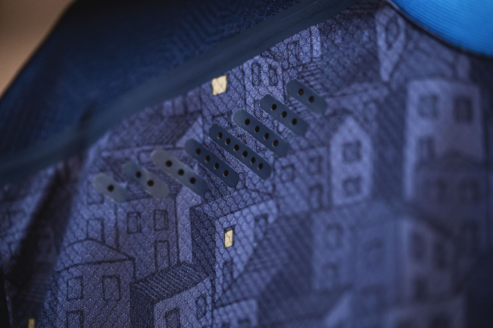 puma欧洲国家队全新球衣,puma2018球员版球衣尺码