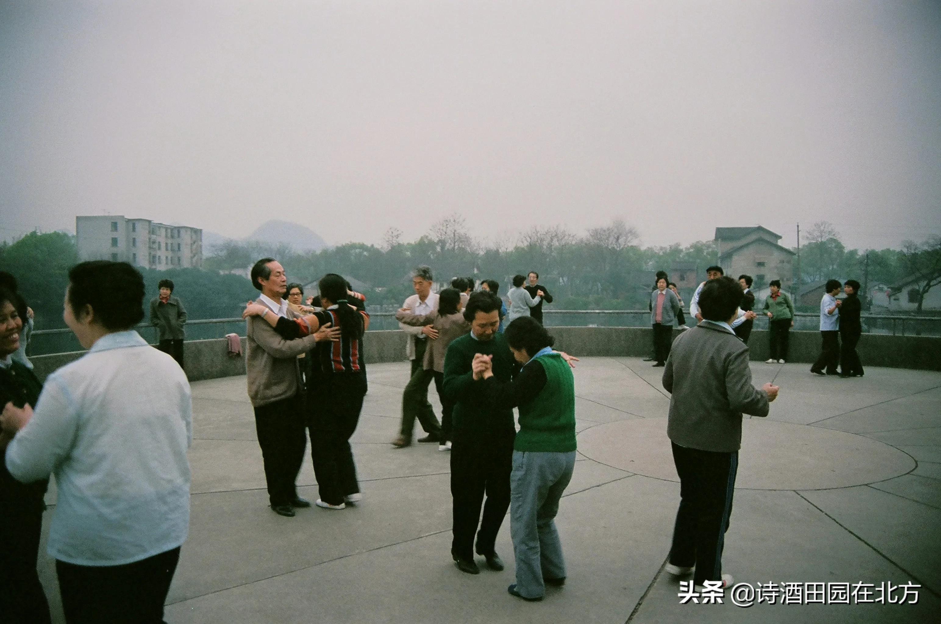 八十年代阳朔,上世纪八十年代广西桂林图片