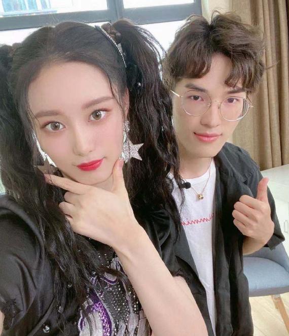 难言六指操作键位设置灵敏度,难言吃鸡四指操作设置