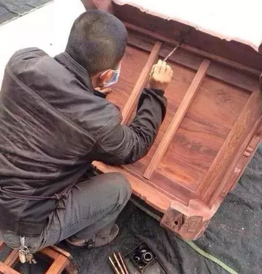 造假花梨的区别与特征,如何辨别缅甸花梨掺假