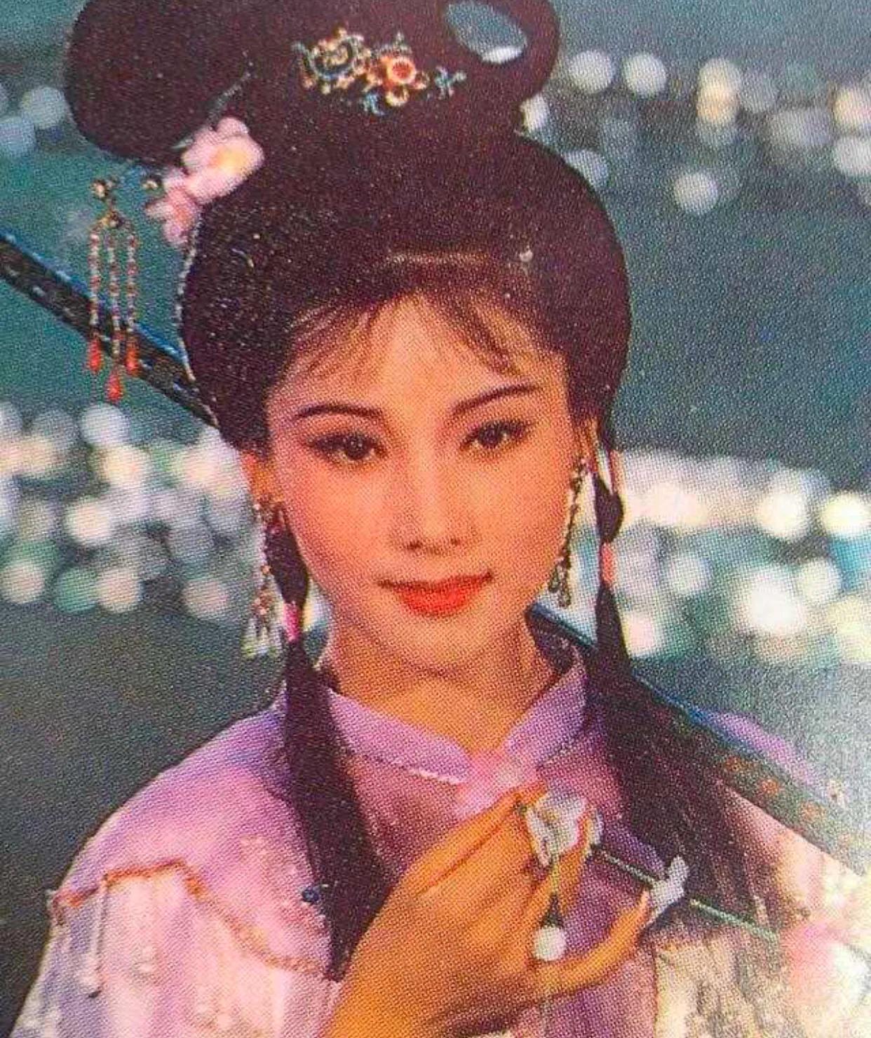 明星整容和不整容老去有什么区别,自然老去和整容明星的对比