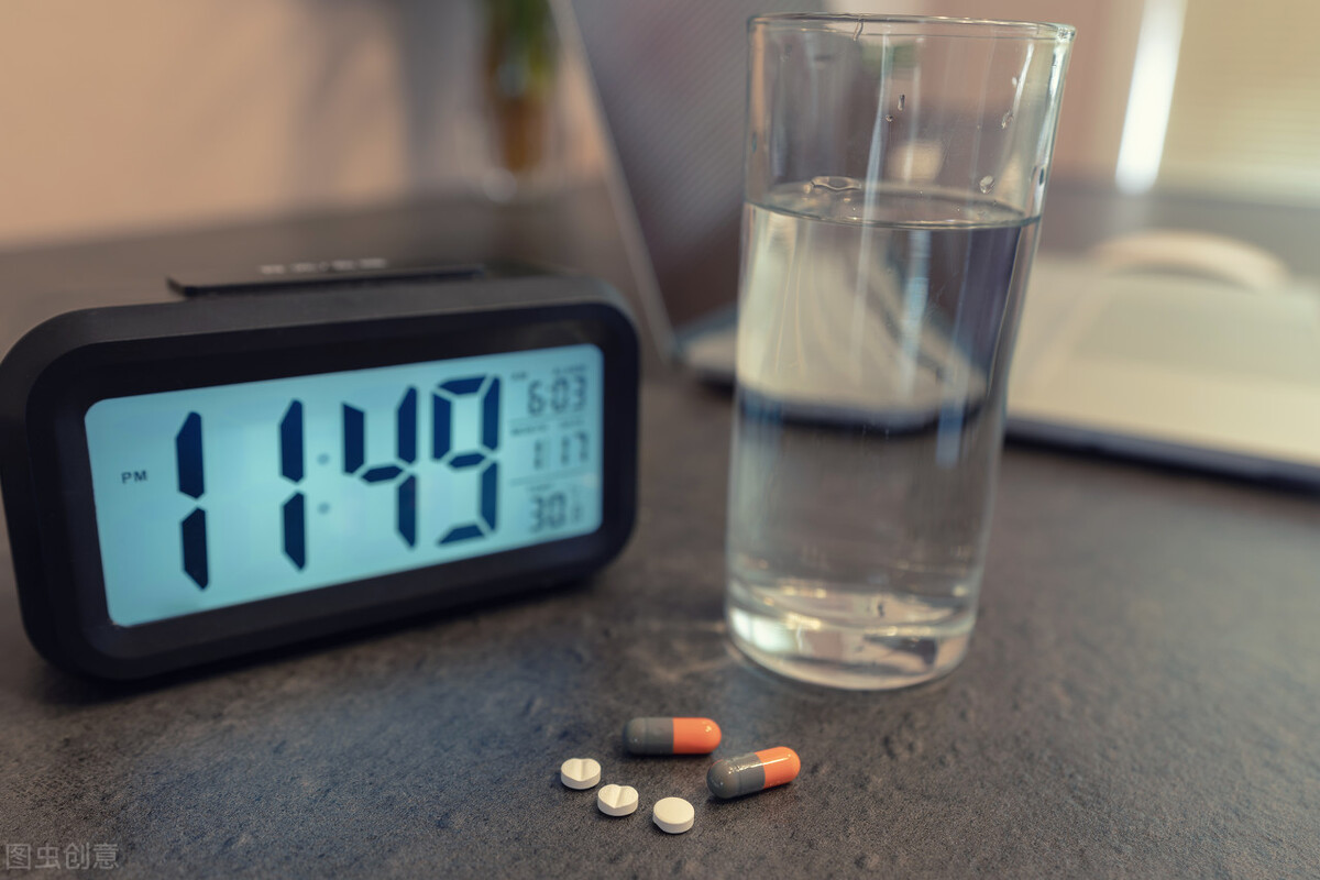 脱发为什么检查甲状腺功能,严重脱发是不是得了甲亢