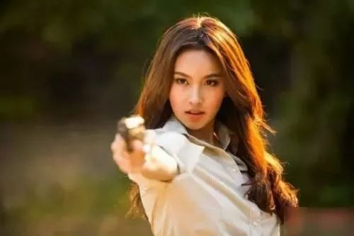 泰国人妖的真实生活：光是活着就已经用尽全力