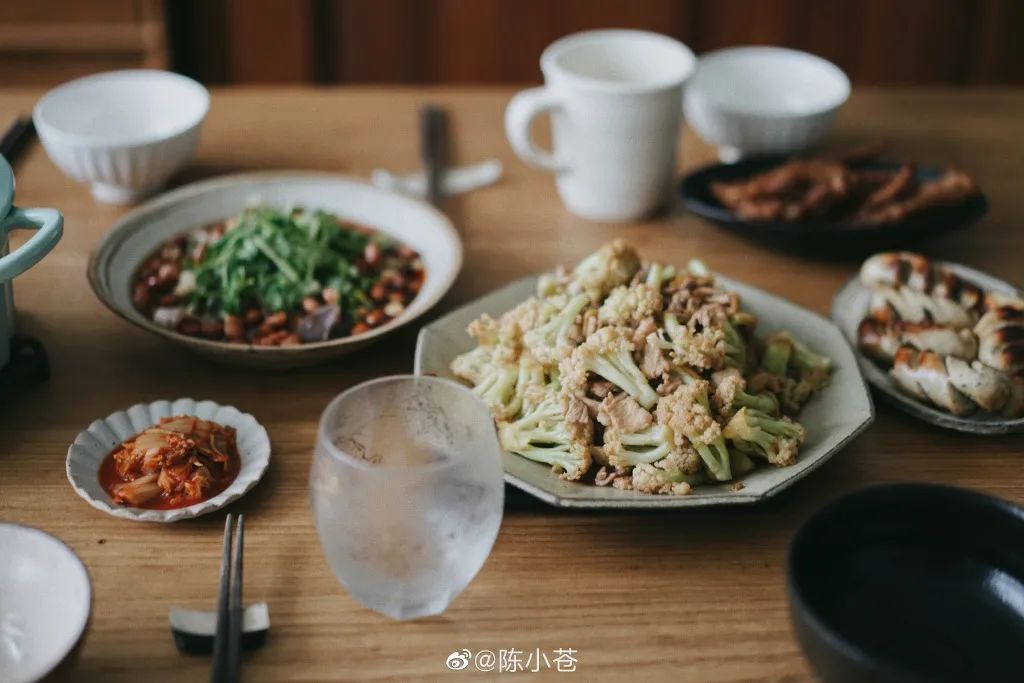 女明星生活费2万,上亿身家女明星日常