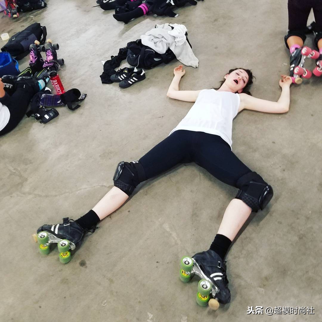 美人不做“花瓶”?她会芭蕾提琴走秀演戏,还是门萨高智商会员