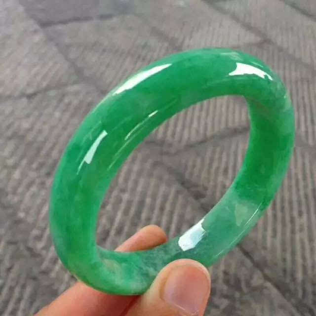 60岁老人旅游被骗 (老年人跟团旅游被骗怎么办)