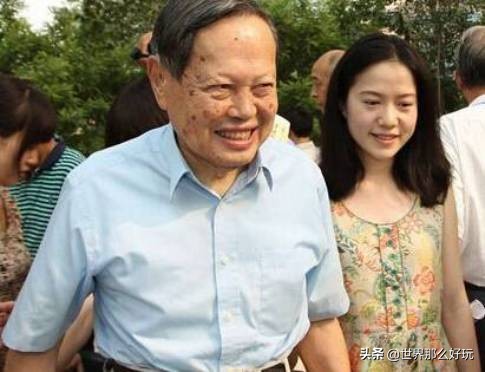 杨振宁孙女与翁帆父亲的真实关系,杨振宁与翁帆的爷爷家庭图