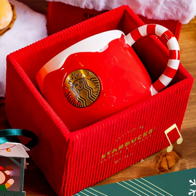 被星巴克的圣诞款设计，“闪”到了