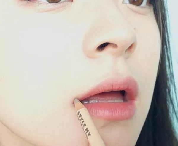 怎么练出angelababy微笑唇,angelababy演技微笑唇