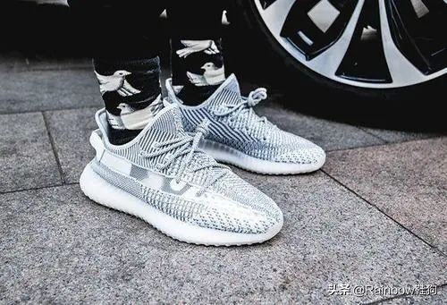 小众不烂大街的yeezy350 (女生最值得入手的yeezy350)