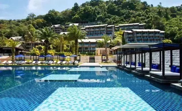 卡马拉海湾铂金海岸半山滨海度假村值得一探究竟