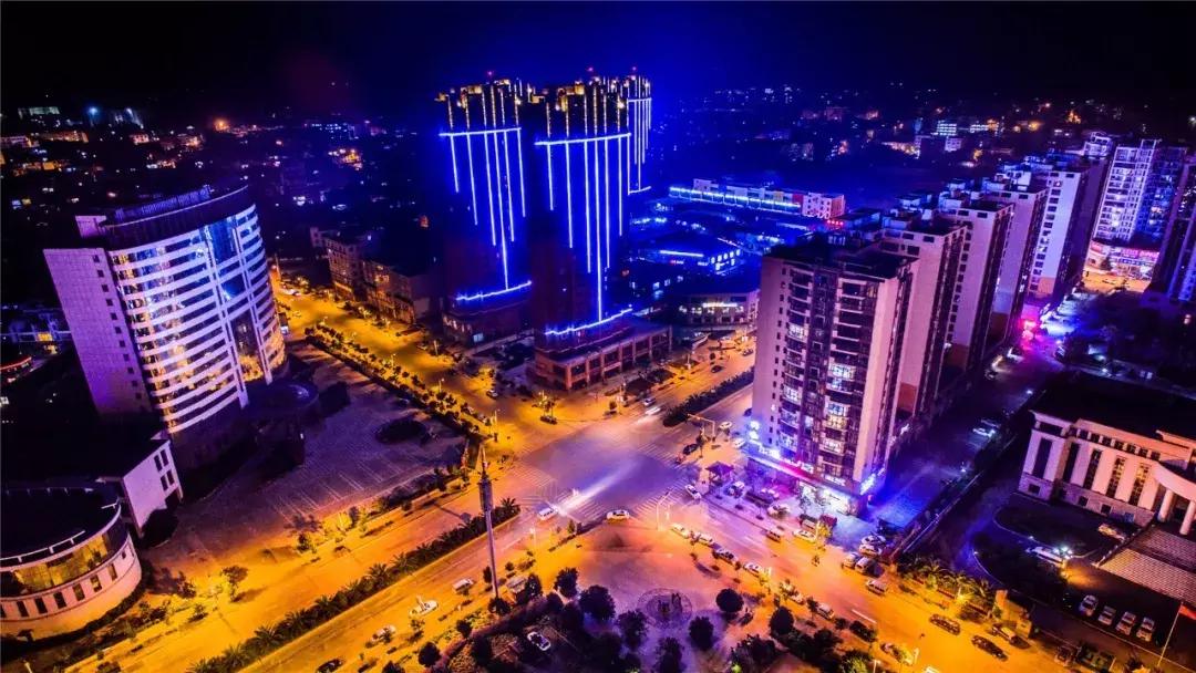 曲靖的一个小县城,县名是人名,乃是帝师故里楹联之乡