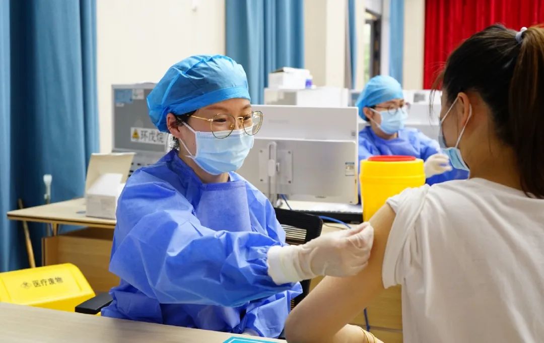 疫苗接种点早上大概几点开始接种,各种疫苗建议接种时间表