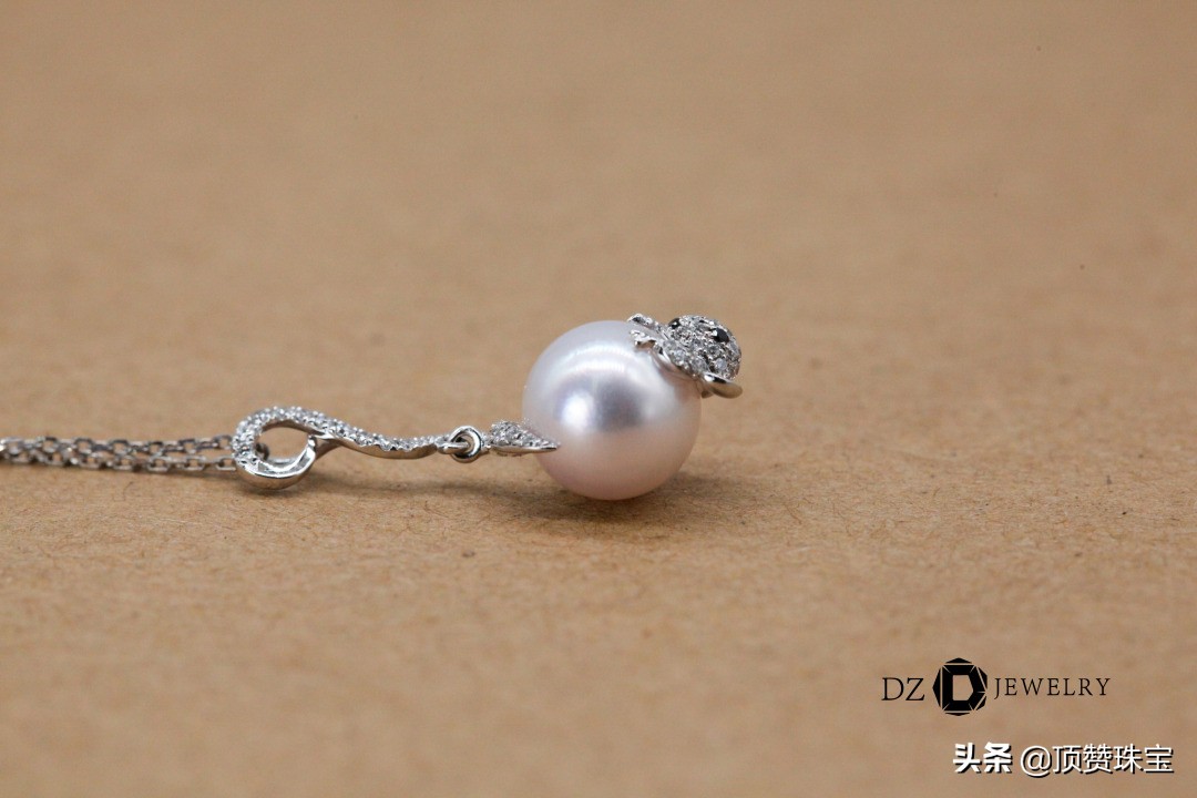 可爱米老鼠镶钻灵动项链吊坠,2022年新品金鼠项链