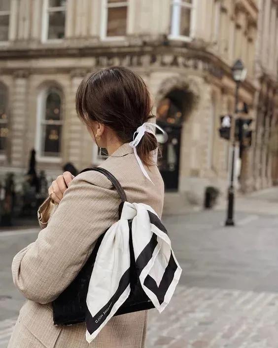 丝巾的100种系法,90x90方形丝巾的系法慢动作视频