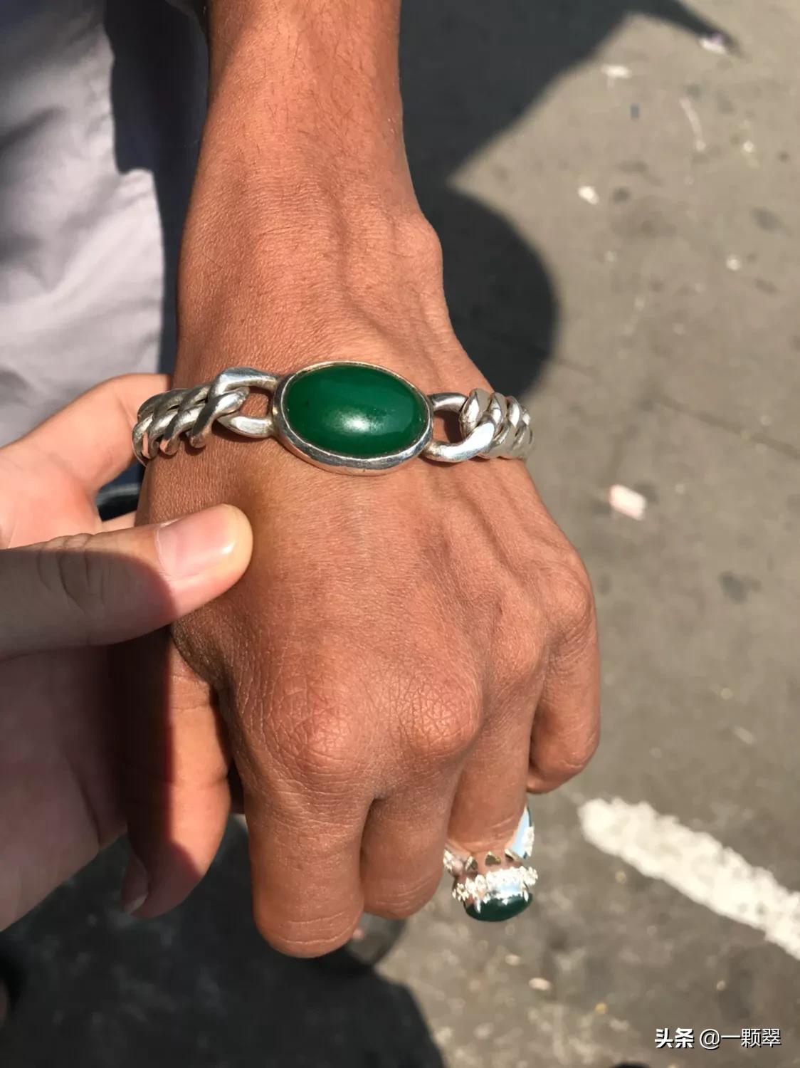 缅甸3500万翡翠戒面,缅甸边境戒面捡漏