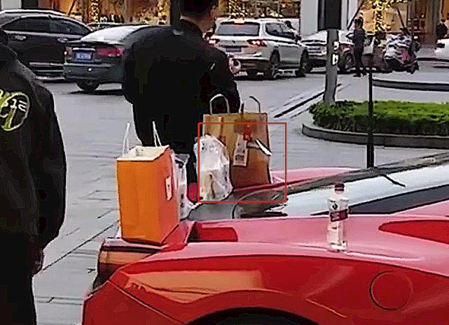 富二代开2500万兰博基尼回家,富二代开兰博基尼低调过界