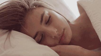 为什么一到换季就爱长痘,为什么一到换季皮肤就长痒痘