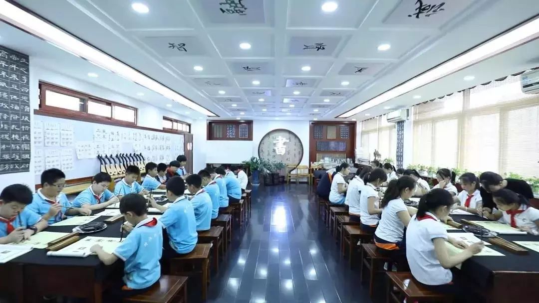 身边的好学校丨北京师范大学奥林匹克花园实验小学:书香花园,培育五色花朵~