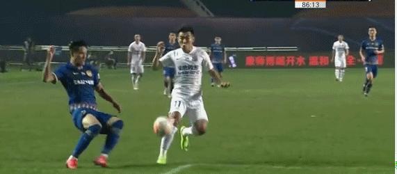 裁判判点球的依据,点球可判可不判