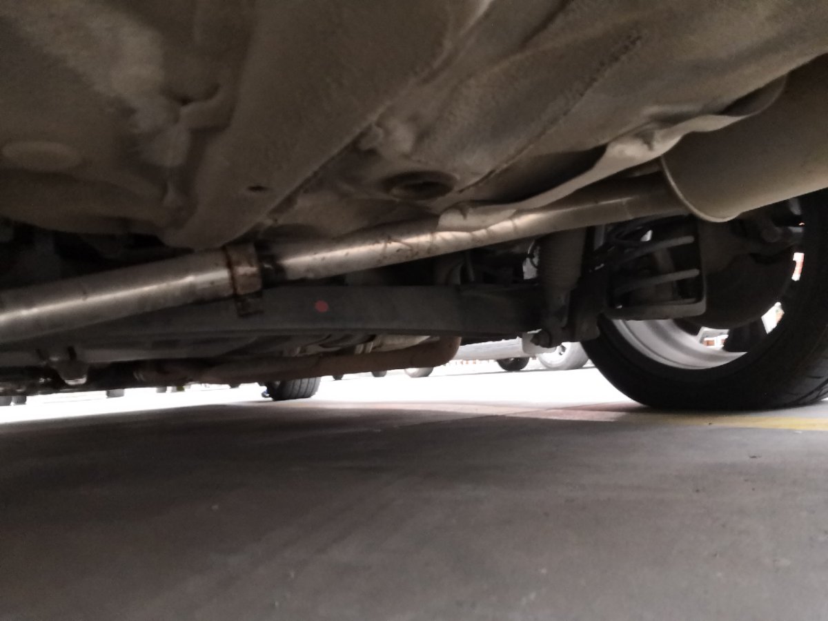 红色起亚k2怎么改装好看,12款起亚k2爆改