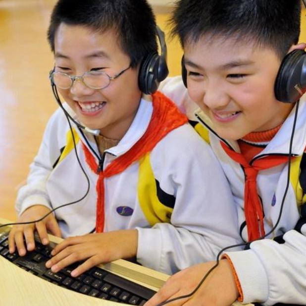 小学生爆笑改编游子吟,小学生改编版的游子吟