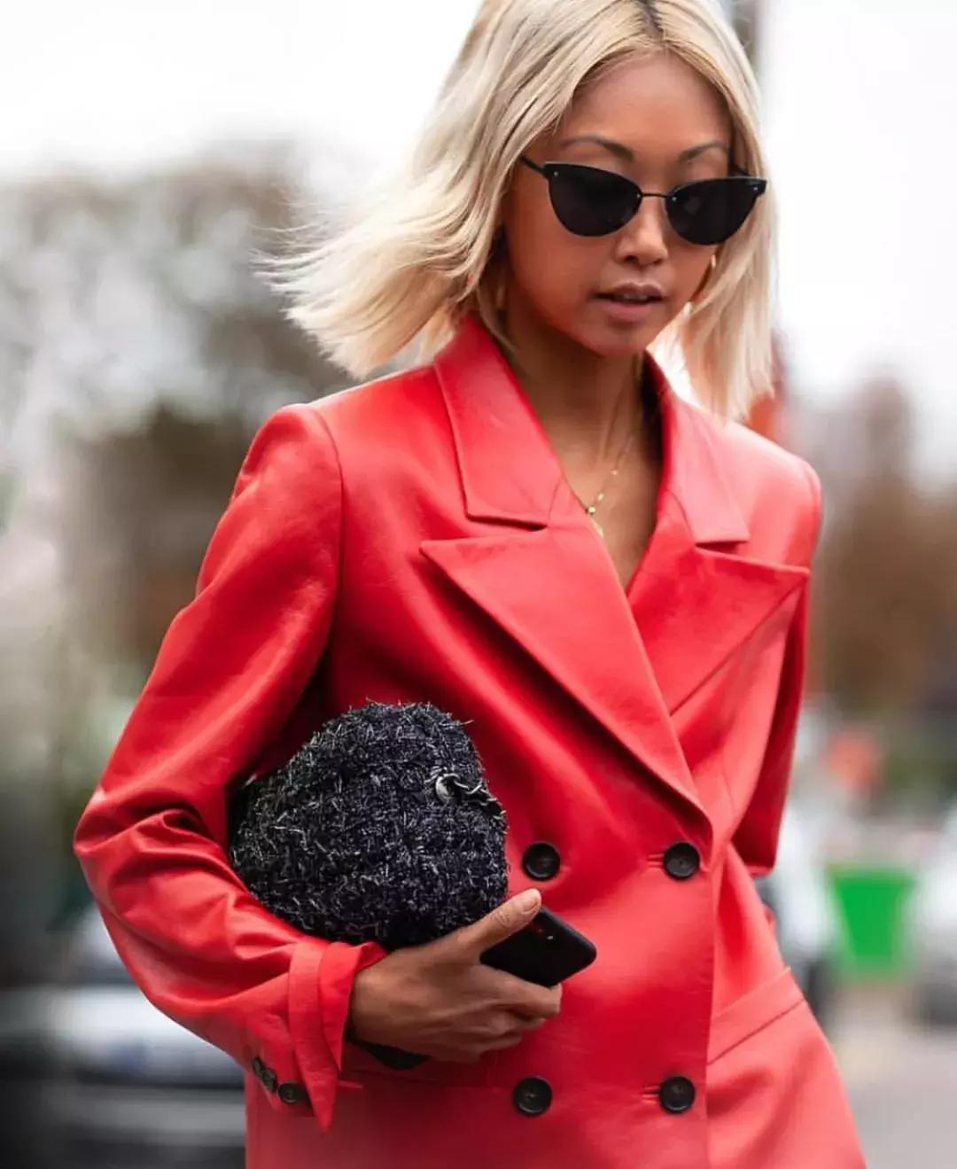 西装领子材质不一样,西装纽扣材质有什么讲究