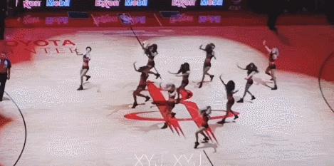 火箭少女篮球名人赛表演,火箭少女nba表演为什么只有8个人