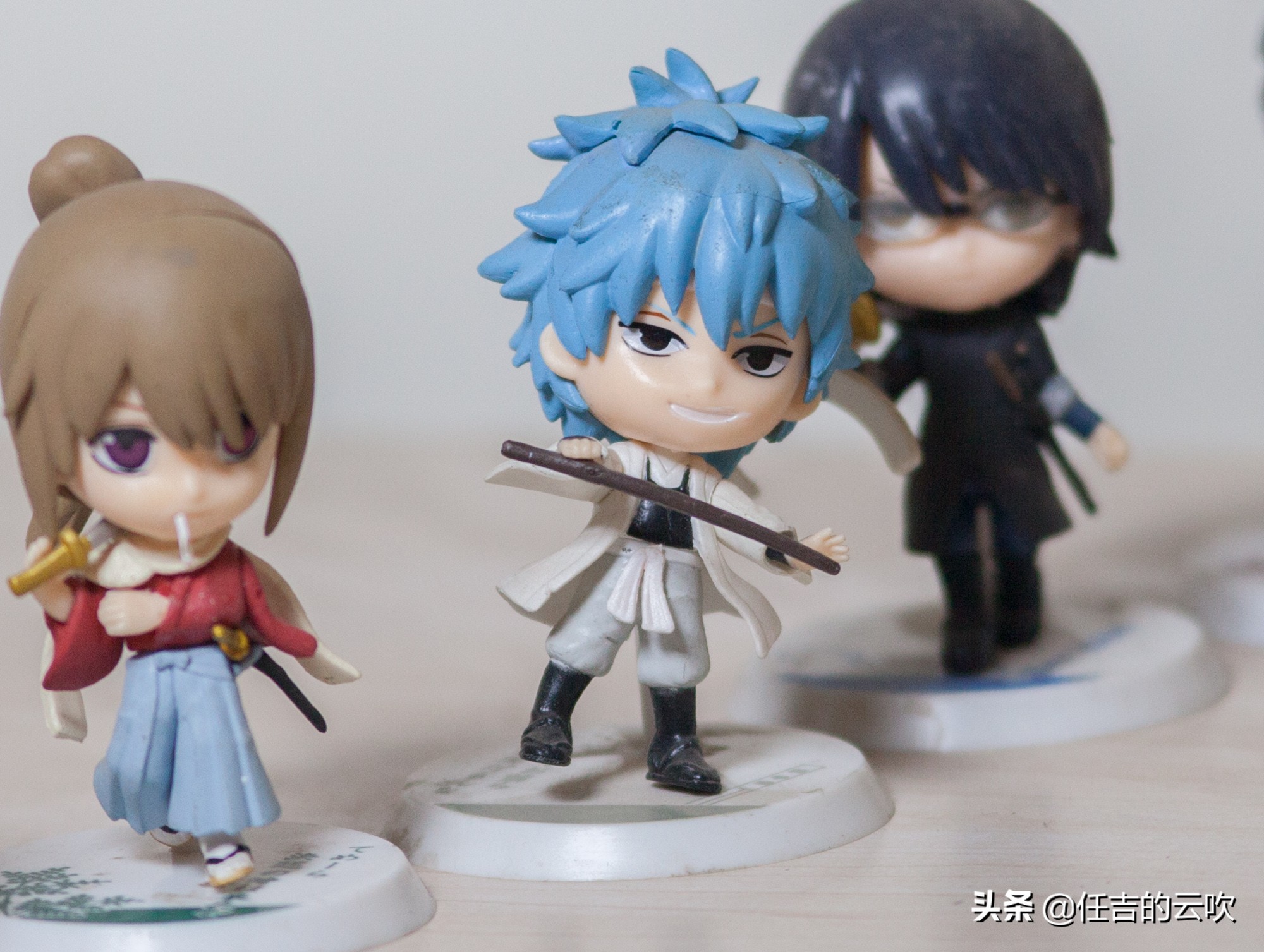 佳能70-300二代和胖白哪个好,佳能70-300l胖白