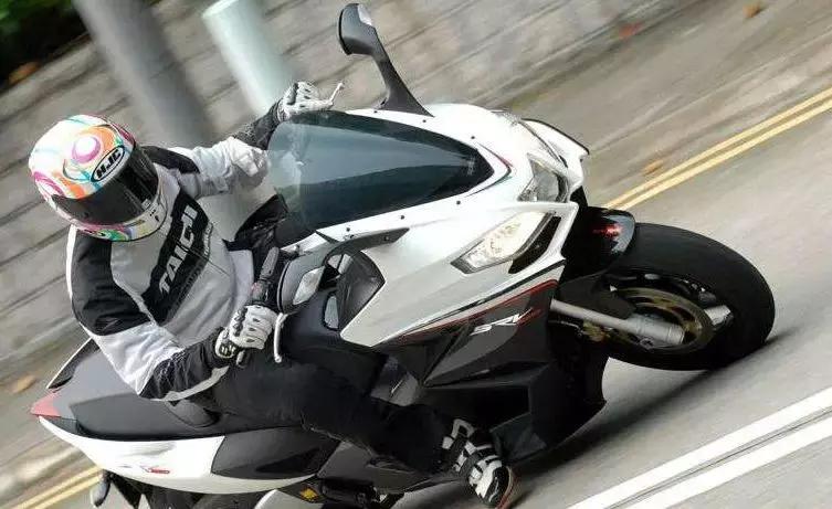 真正的踏板,aprilia250踏板测评