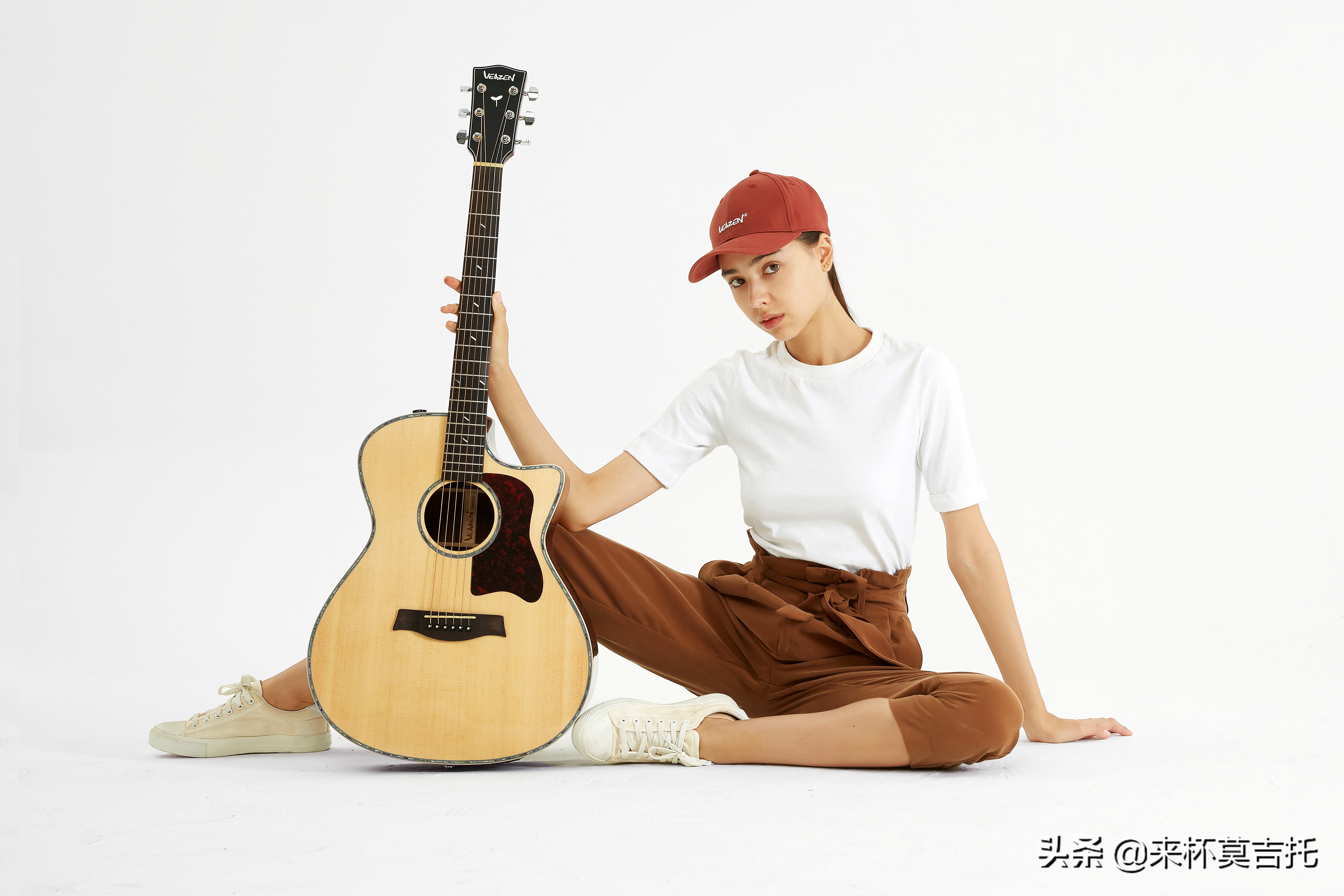 初学者吉他推荐静音,初学者吉他推荐音色特别好