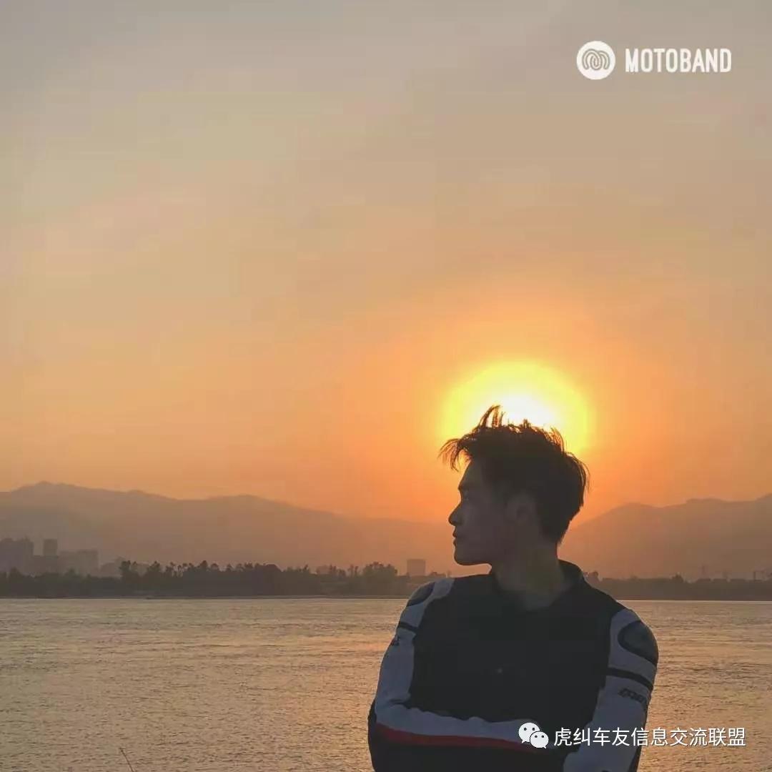 贝纳利幼狮500辐条轮爆胎,贝纳利幼狮500公路版改牌照架