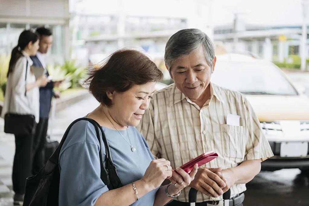 滴滴开通老人叫车电话,滴滴怎么给老人叫车