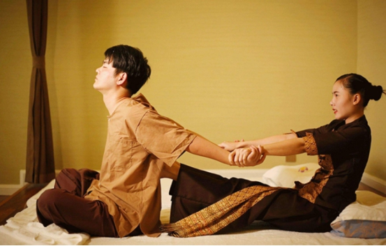 泰国特色之一，泰式按摩，让人瞬间满血复活